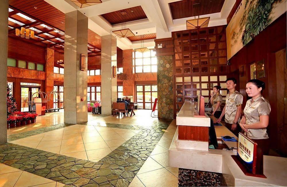 Haiyue Bay Holiday Hotel Санья Экстерьер фото