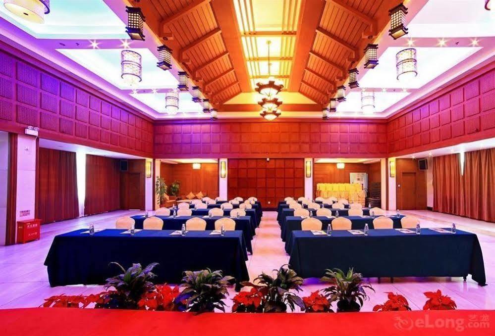 Haiyue Bay Holiday Hotel Санья Экстерьер фото